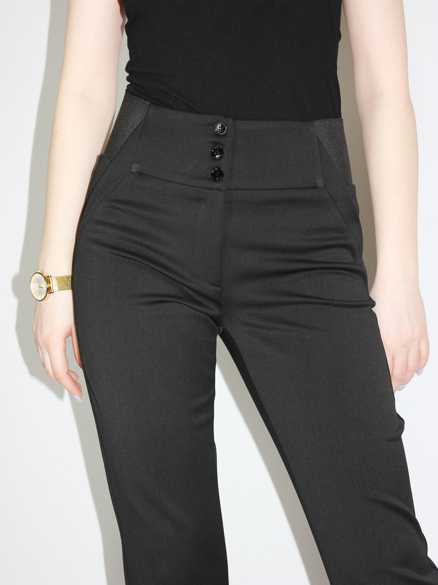 Pantalon noir classique pour le code vestimentaire