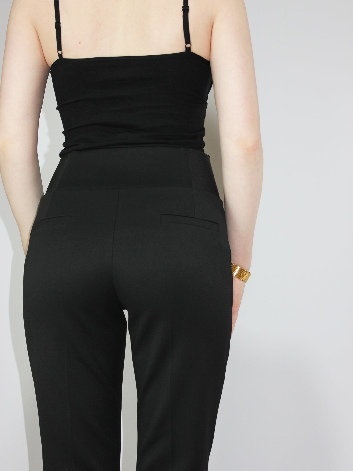 Pantalon noir classique pour le code vestimentaire