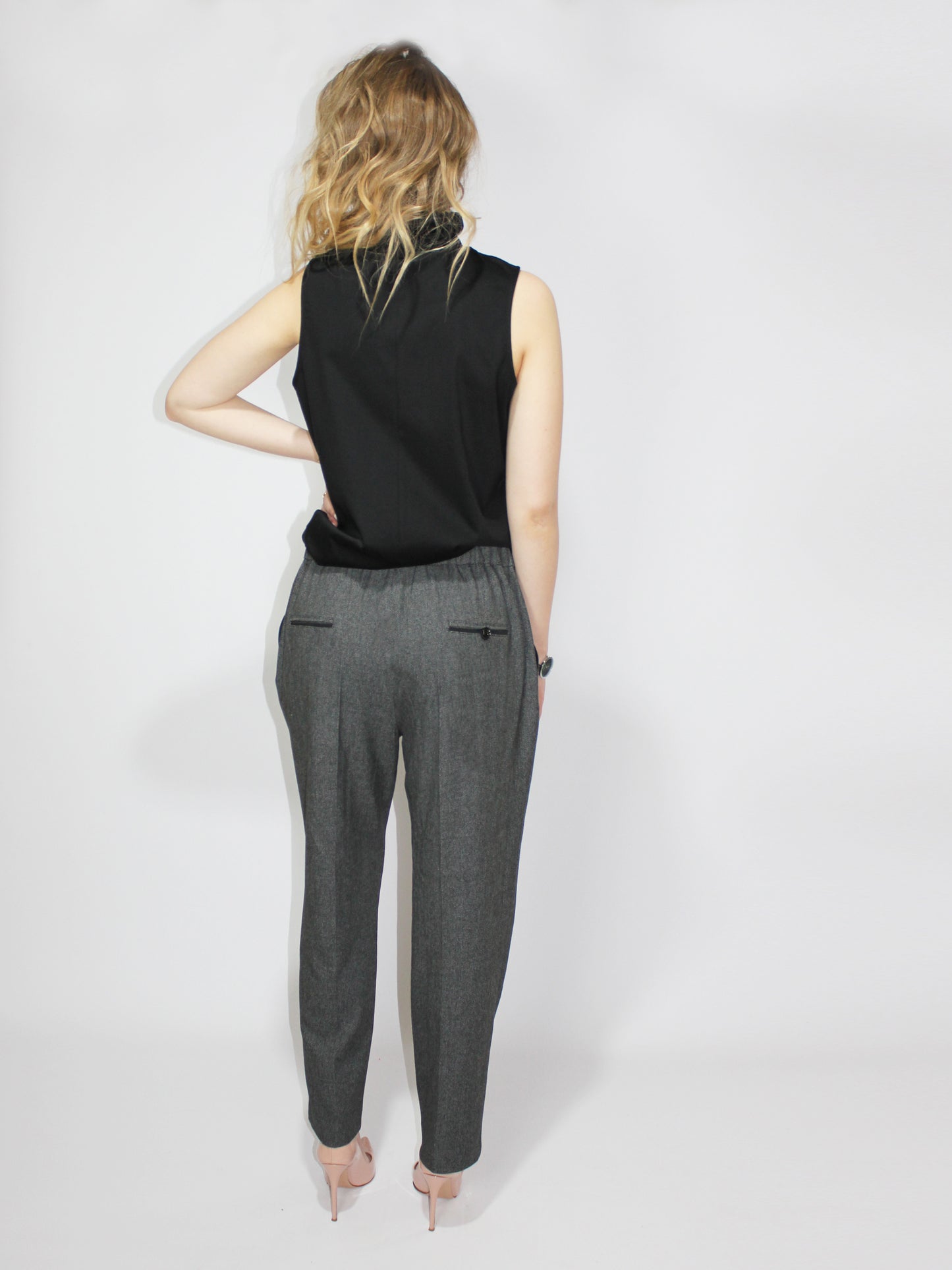 Pantalon gris chic et décontracté